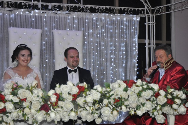 Ezgi İle Hüseyin Evlendi