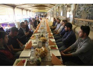 Başkan Tutal, askere gidecek gençlerle buluştu
