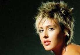 O artık TÜRKÇE SÖZLÜK okuyor