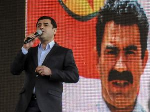 İfade vermeye gitmeyen HDP'lilere operasyon