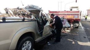 Kamyonet Tır'a Çarptı: 1 Ölü, 4 Yaralı