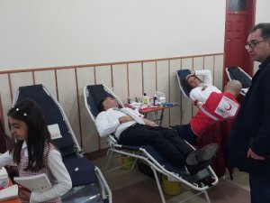 Niyaz Usta’dan kan bağışı desteği
