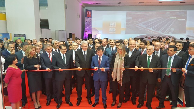 Altunyaldız, enerji kongresine katıldı