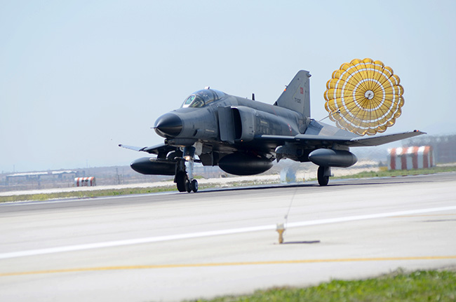 "FETÖ'ye tam itaat edenleri pilot yapıyorlardı"