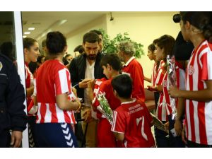 A Milli Futbol Takımı kafilesi, Antalya'da