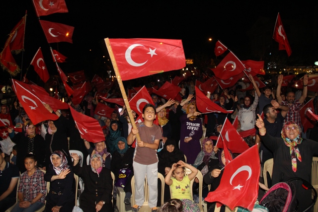 Bayrak Satışlarında Rekor Patlama