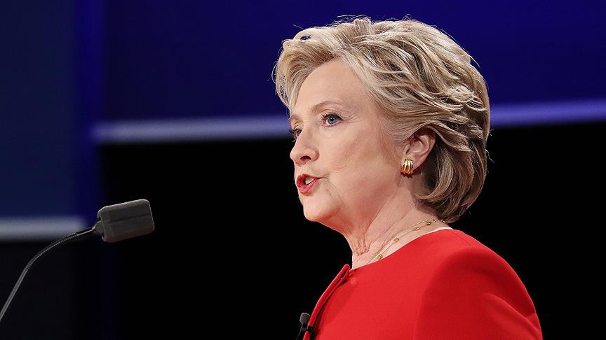 Clinton yenilgiyi kabul etti