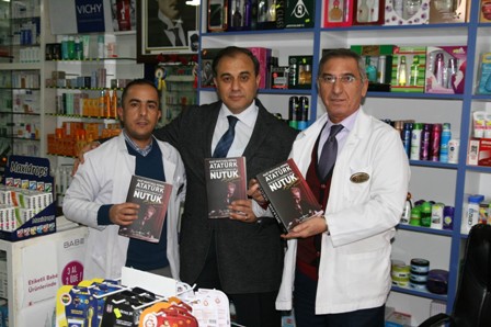Kulu'da, yardımlaşma derneği "Nutuk" kitabı dağıttı