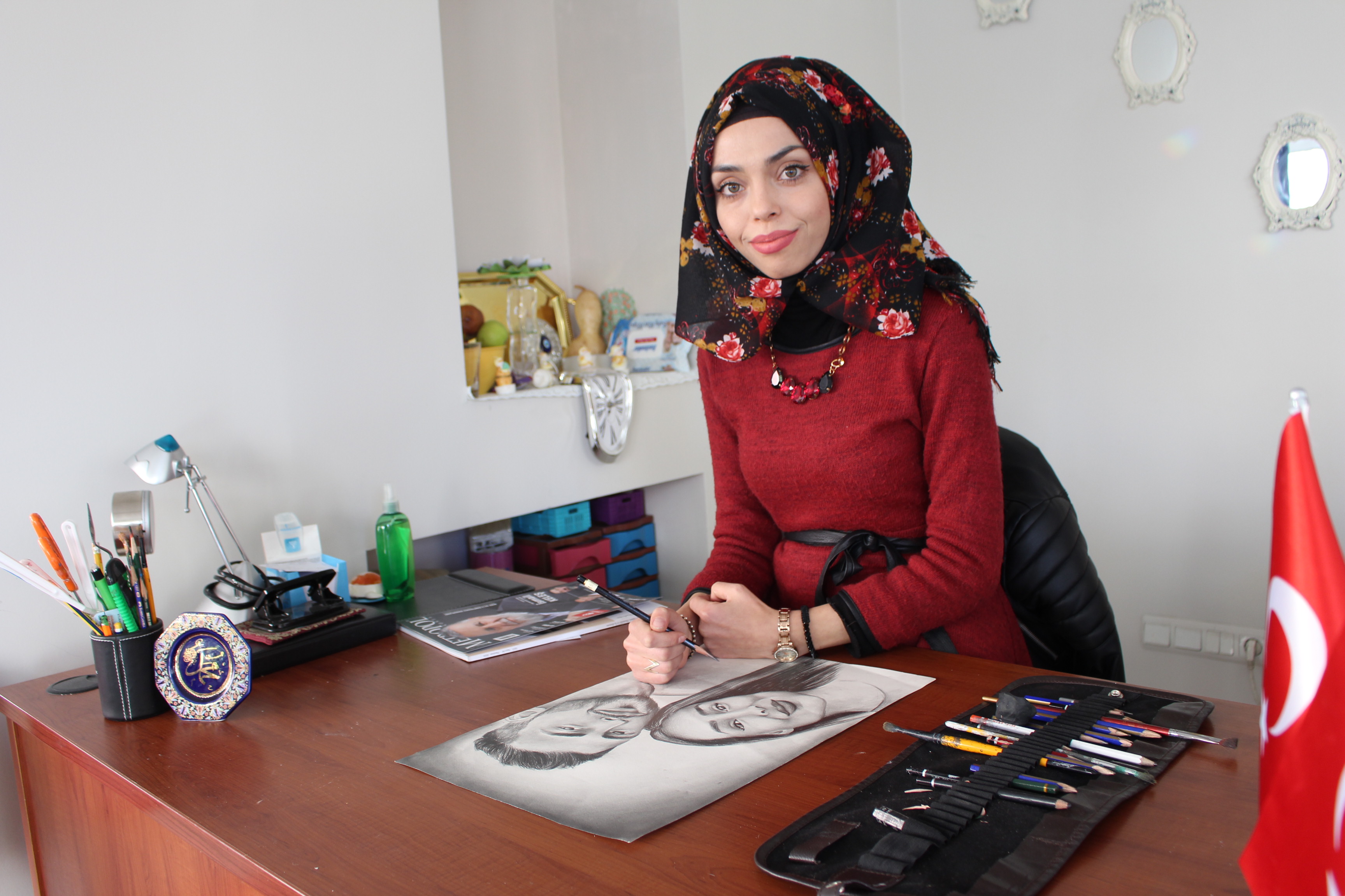 RESSAM YILDIZ’IN ÇİZİMLERİ GÖZ KAMAŞTIRIYOR