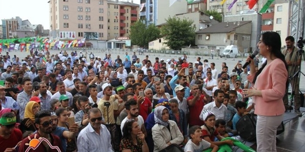 Kürtler HDP’lileri gönüllerinden sildi