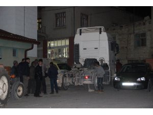 Dorsenin altında kalan kişi öldü
