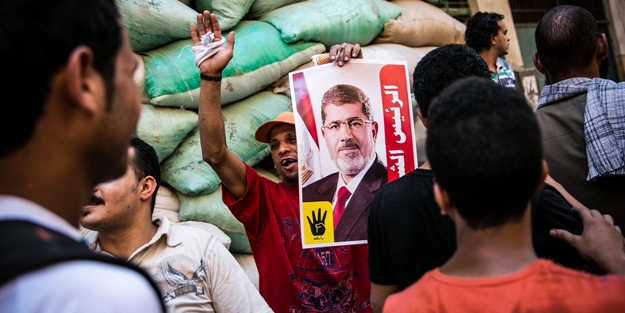 Mısır'da halk sokaklarda! çatışmalar başladı