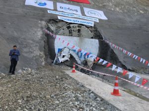 Belpınarı Tüneli'nde kazı çalışmaları tamamlandı