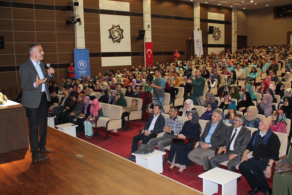 Develi ve Gündüzalp, gençlerle buluştu