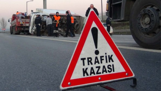 Kulu'da Kamyon Devrildi: 3 Yaralı