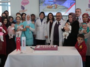 Prematüre bebekler bir araya geldi