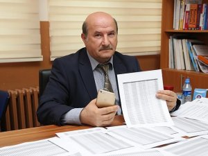 Öğretim üyesinin telefon faturası zaferi