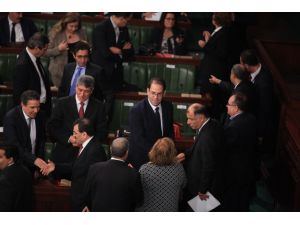 Tunus Başbakanı bütçeyi Nazım Hikmet'ten dizelerle savundu