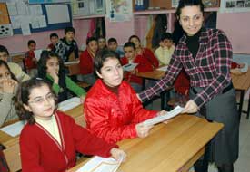 Bedensel engelli Büşra'nın okuma azmi