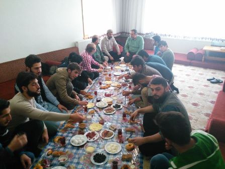 AYDER öğrencilerle kahvaltıda buluştu