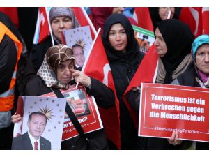 GÜNCELLEME - Brüksel'de "Teröre Lanet, Demokrasiye Davet" gösterisi