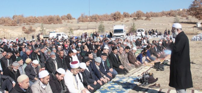 Derbent'te vatandaşlar yağmur duasına çıktı