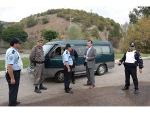 Kızılcahamam Kaymakamı Yıldız'dan kontrol noktalarına ziyaret