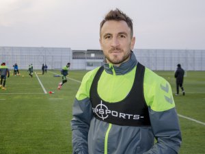 Ali Çamdalı: UEFA Avrupa Ligi'nde alacağımız bir galibiyet bizi umutlandırır