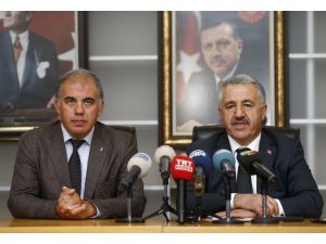 Ulaştırma Denizcilik ve Haberleşme Bakanı Arslan İzmir'de