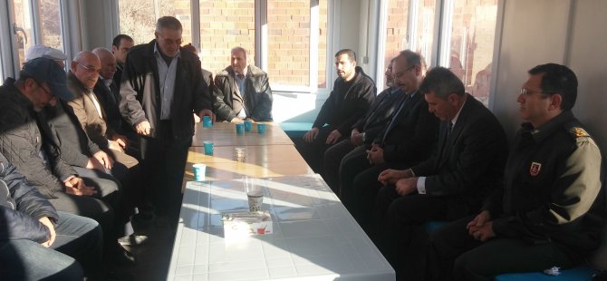 Vali Canbolat şehit Kaymakamın ailesini ziyaret etti