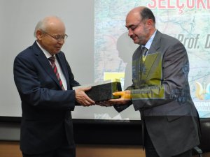 Şehir Konferansları devam ediyor