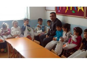 Beypazarı'nda öğrencilere kışlık giysi yardımı