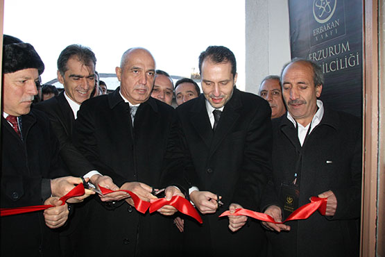 Erbakan Vakfı Genel Başkanı Erbakan:Dini bir kisve altında...
