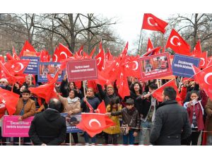 Strazburg'da "Teröre Lanet, Demokrasiye Davet" gösterisi