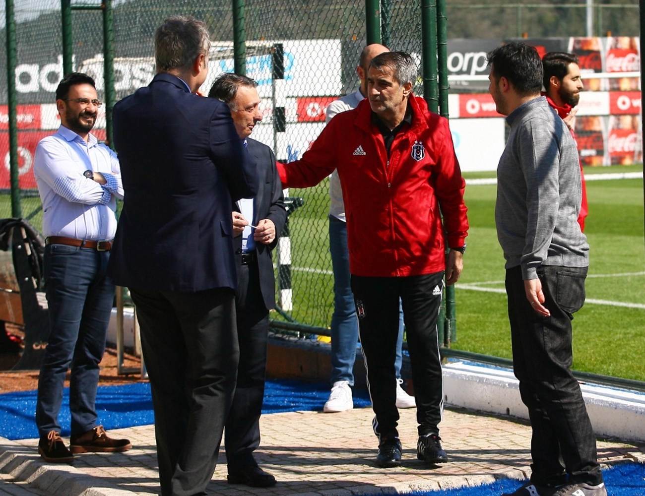 Beşiktaş yönetimi, derbi kampına girecek