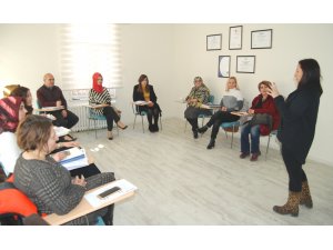Ev Hanımları koçluk eğitimi ayarak iş ve kariyer peşinde