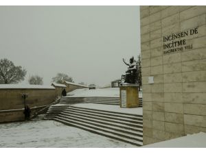 Hacıbektaş'ta kar sevinci