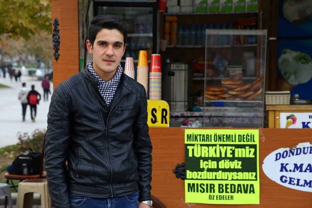 Konyalı esnaflardan liraya destek kampanyası