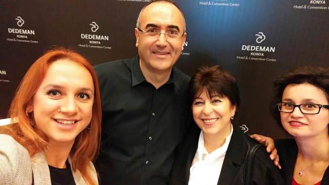 Bayanlardan Sunay Akınla Öz Çekim