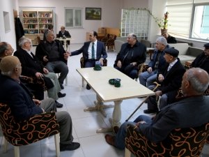 Lokaller Emeklileri Hayata Bağlıyor
