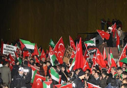 Havaalanı MİTİNG alanı gibiydi