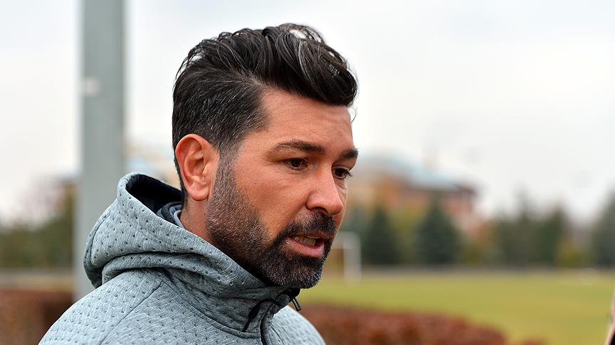 Hakan Kutlu, istifa etti