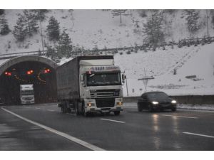 Bolu Dağı'nda kar yağışı