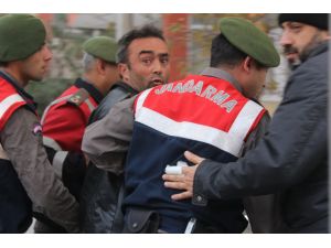 Niğde'nin "eşkıya"sına atla yemek servisi yapılmış