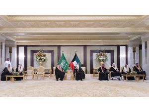 Suudi Arabistan Kralı Selman Kuveyt'te