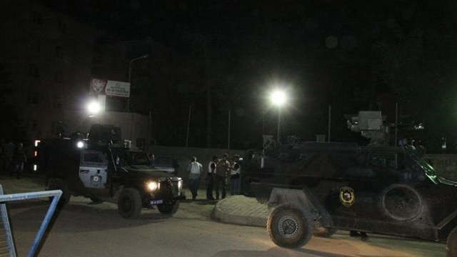 Son Dakika! Hazro'da Jandarma Karakoluna Bombalı Araçla Saldırı Düzenlendi