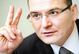 "DEMİREL'İ silmek mümkün değil"