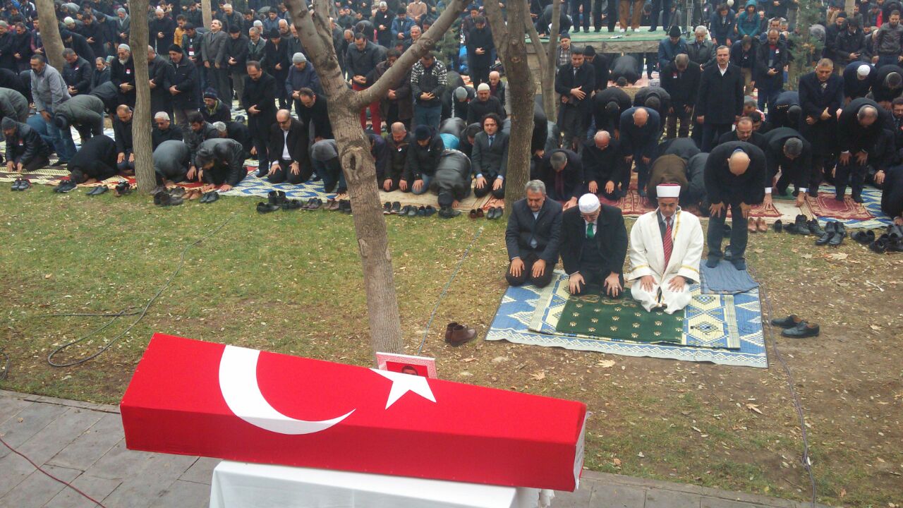 Şehit Polis Metin Düzgün son yolculuğuna uğurlandı