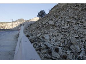 Beypazarı-Kıbrısçık karayolunda heyelan