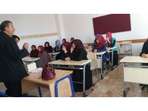 Şereflikoçhisar Gençlik Merkezi faaliyete geçti